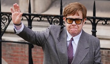 "Виходить за межі людської порядності": Елтон Джон у суді звинуватив Daily Mail у порушенні приватності