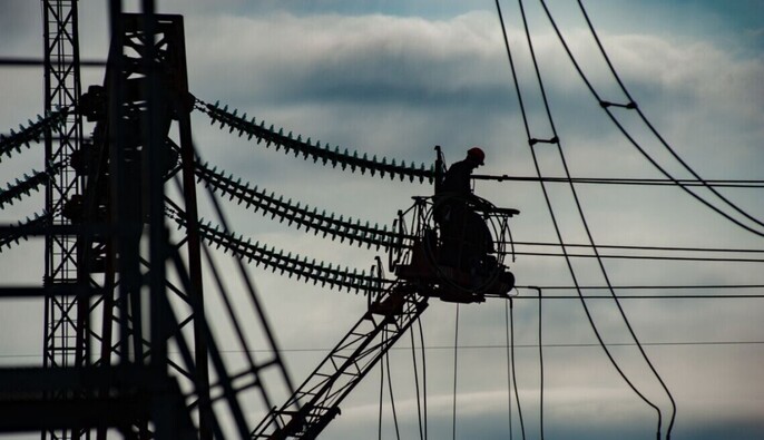 РФ массированно атакует энергетику: в Украине ввели аварийные отключения света