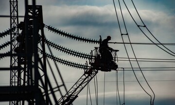 РФ массированно атакует энергетику: в Украине ввели аварийные отключения света