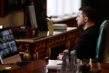 Зеленський: Найближчими днями планується посилення мобільних вогневих груп для захисту визначених областей