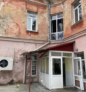 Обстріл Херсону: пошкоджені церква і лікарня, кількість постраждалих зросла
