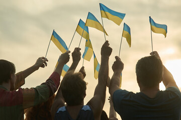 Секрети стійкості під час мирних переговорів: як пережити емоційні гойдалки за парадоксом Стокдейла, Франклом і Епіктетом