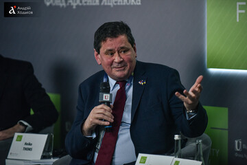 Посол Британії Ніл Кромптон: Україна змінила підходи НАТО до ведення війни