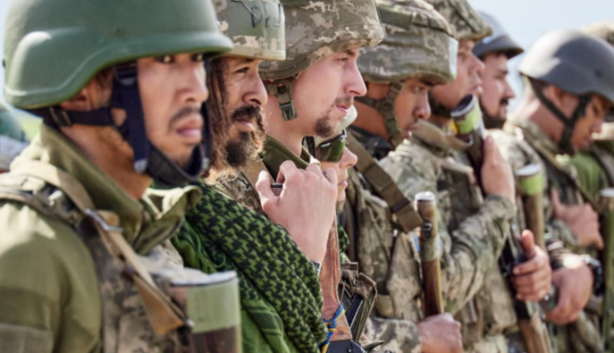 Україна розпустила інтернаціональний легіон перевівши іноземців до штурмових військ – Le Monde  