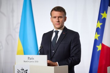 Макрон призвал к возобновлению европейских контактов с Россией, чтобы не зависеть от США