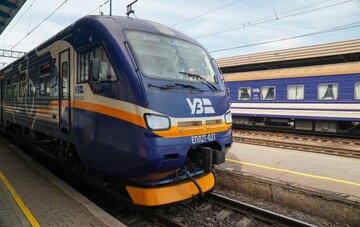 "Укрзализныця" анонсировала рейсы ко Дню святого Валентина: маршрут и расписание