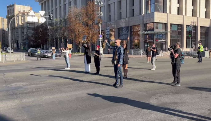 В Україні на законодавчому рівні запровадили щоденну хвилину мовчання