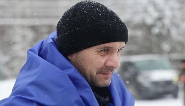 Військовий, якого визнали загиблим, повернувся з полону: чи доведеться родині повертати 15 млн грн