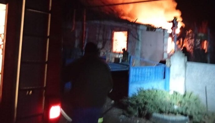 На Херсонщині ворожий БПЛА влучив у приватний будинок, постраждала літня жінка