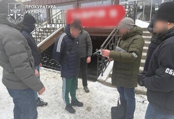 В Прикарпатье чиновники Укрзализныци и ГСЧС продавали должности за "бронь" за 5 тыс. долларов — прокуратура
