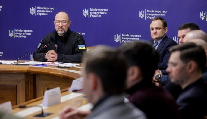 Новые атаки РФ: Шмыгаль оценил ситуацию с электроснабжением в регионах