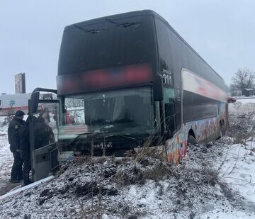 У Львівській області автобус із пасажирами зʼїхав у кювет, є постраждалі