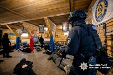 У Київській області під прикриттям реабілітаційного центру утримувала майже 60 осіб у трудовому рабстві