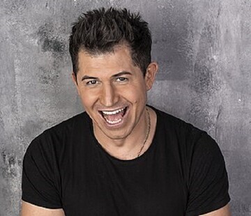 "Велике щастя зустріти таку": Джеджула вперше показав нову кохану