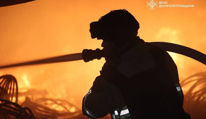 Зеленский об атаке РФ: Партнеры должны реагировать на все эти удары против жизни