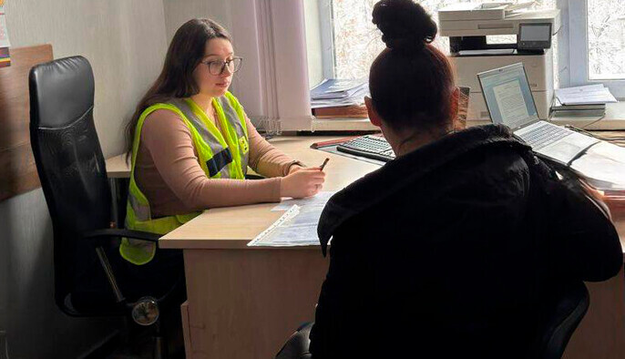 У Києві неповнолітня намагалася вчинити самогубство під час розпиття алкоголю з матір'ю: жінка отримала підозру