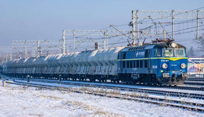 У Польщі затримали іноземця за спробу зупинити поїзд із 37 вагонами нафти для України