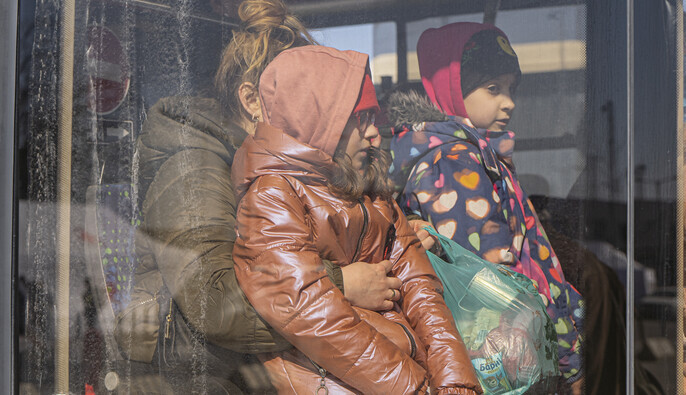 ЮНИСЕФ: С 2022 года более 3,2 тыс. детей в Украине пострадали из-за обстрелов, перемещенными есть почти 2,6 млн детей