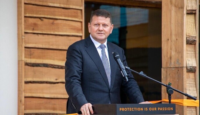 Залужный о расколе с Зеленским, обыски СБУ и политические намерения – интервью для AP