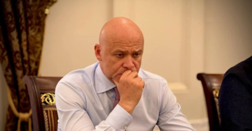 Труханову продлили ограничения до 17 апреля – запрет на выезд и сдача загранпаспорта