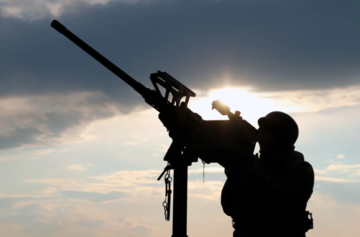 Россия атаковала Украину ракетой «Искандер-М» и 128 дронами разных типов: данные Воздушных сил