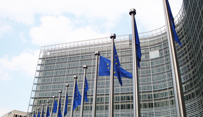 ЕС готовит закон о перезапуске промышленности на фоне конкуренции с Китаем и США