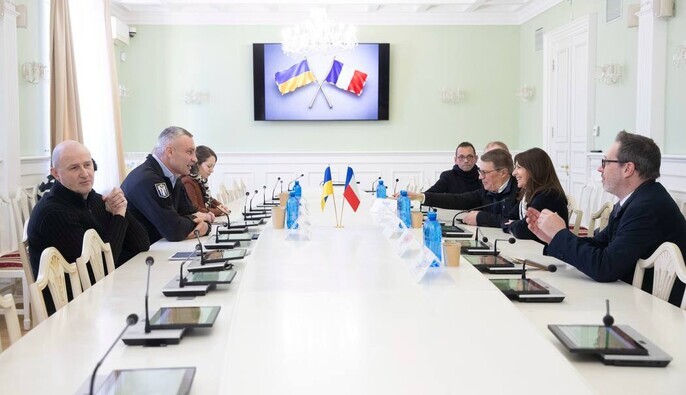 Київ отримає від Парижа 8 генераторів по 112 кВт