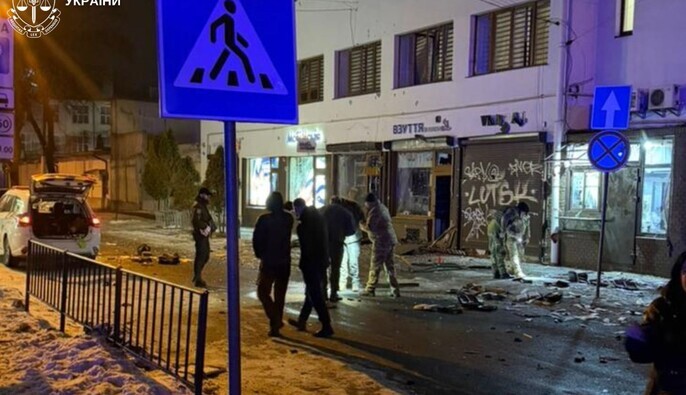 Во Львове произошел теракт: погибла полицейская, пострадали 15 человек