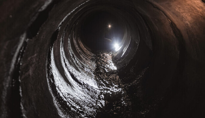 У Києві врятували підлітків, які заблукали у каналізації