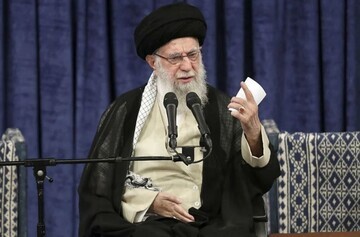 Лидер Ирана передал управление страной секретарю по нацбезопасности на фоне угрозы США — NYT