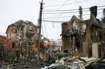 Число пострадавших из-за российской атаки на Киевщину возросло до 17