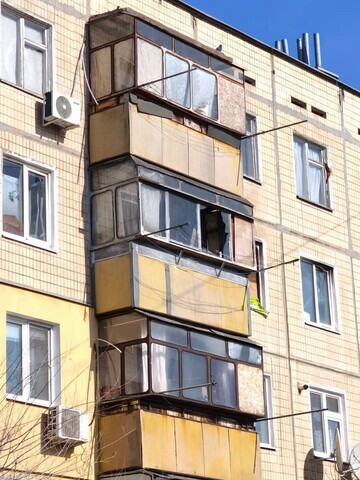 РФ обстреляла Никополь из артиллерии: ранены три женщины, повреждена многоэтажка