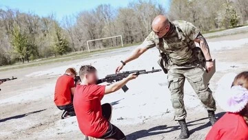 Українські діти на окупованих територіях "або ідуть в російську армію, або у в'язницю" – Лубінець