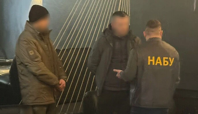 НАБУ та САП затримали працівника СБУ під час одержання 68 тисяч доларів хабаря 