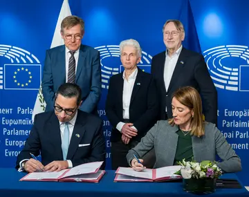 Президентка Європарламенту підписала виділення Україні кредиту у 90 млрд євро