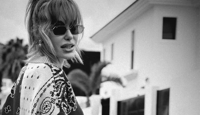 "Кожен зробив свій вибір": Слава Камінська у роковини війни виклала відео під російськомовну пісню