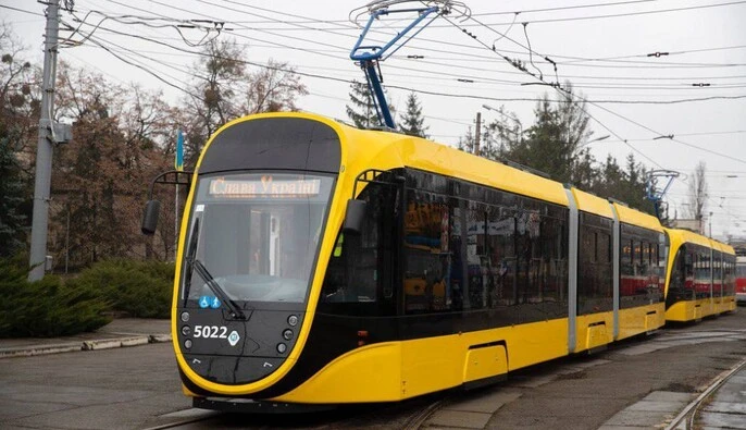 В Киеве постепенно возобновляет работу электротранспорт