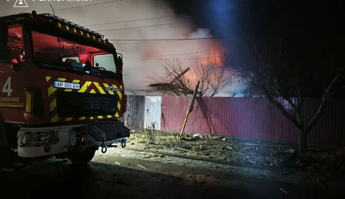 Россия атаковала дронами Запорожье: ранены 4 человека, среди них подросток