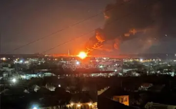 В окупованому Луганську вночі пролунали вибухи – повідомляють про пожежу на нафтобазі