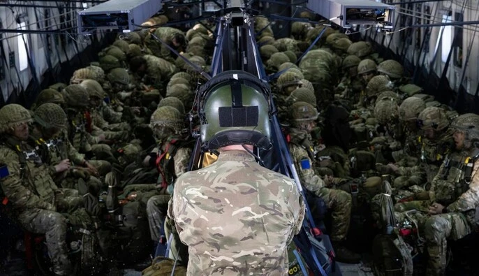 Британские и французские десантники завершают подготовку к возможной миротворческой миссии в Украине — Telegraph