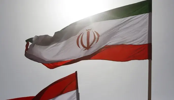 ЗМІ: Іран завдав удару по авіаносцю США і б’є по військових базах