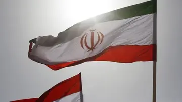 ЗМІ: Іран завдав удару по авіаносцю США і б’є по військових базах