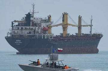 Іран закрив прохід для суден через Ормузьку протоку — Reuters