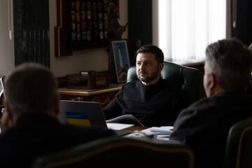 Зеленский: Из-за боевых действий следующие переговоры с РФ и США в Абу-Даби не подтверждены