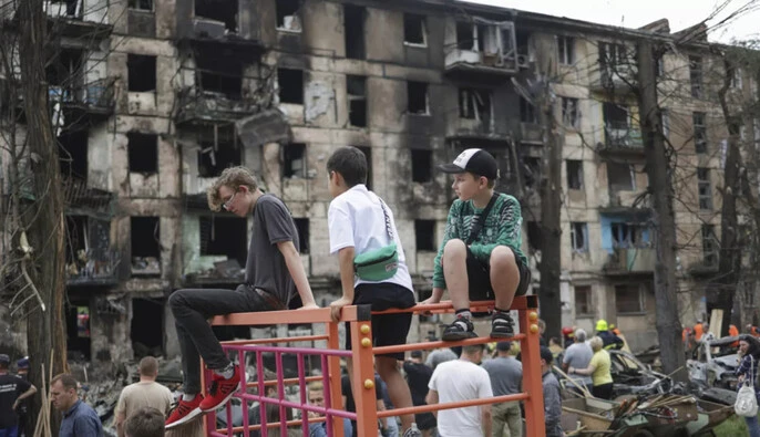 В Україні хочуть визнати всіх дітей до 18 років постраждалими від війни: нардеп розповів подробиці