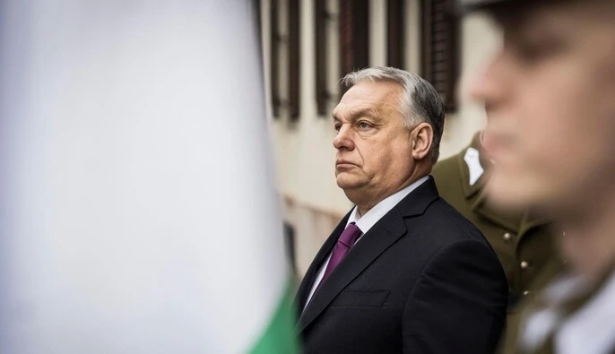 Орбан показал спутнику фото и заявил, что нефтепровод 