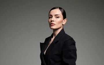 "Привезла ребенка отдохнуть от взрывов": MamaRika с сыном оказались под обстрелами в Дубае