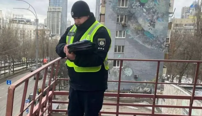 У Печерському районі Києва чоловік загинув внаслідок падіння з багатоповерхівки