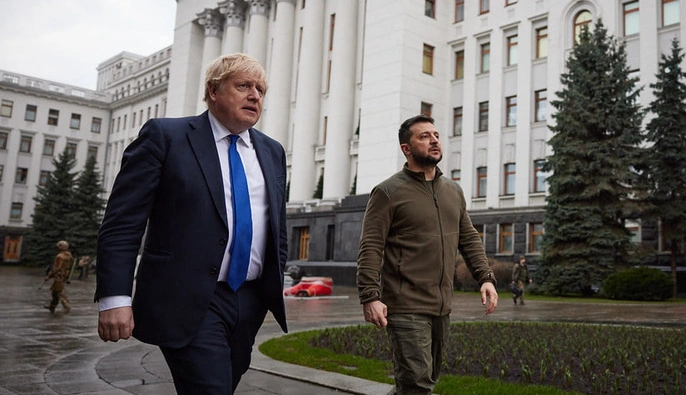 Борис Джонсон: Мы даем Украине достаточно, чтобы они выжили, но не победили