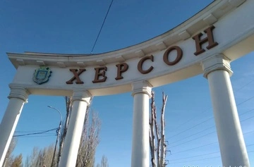 Российские военные обстреляли перекресток в Херсоне: есть погибшие